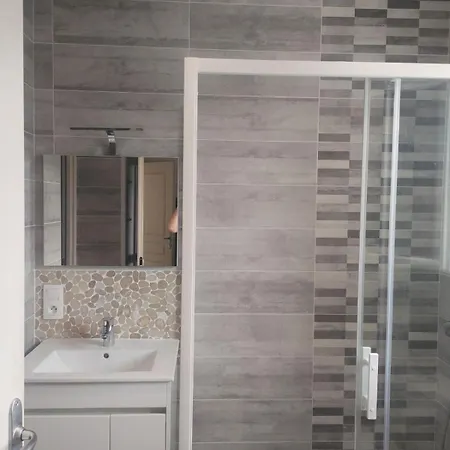 Pres De Royan 7 Minutes Confort Calme Rdc Espace Detente Jardin * Sémussac